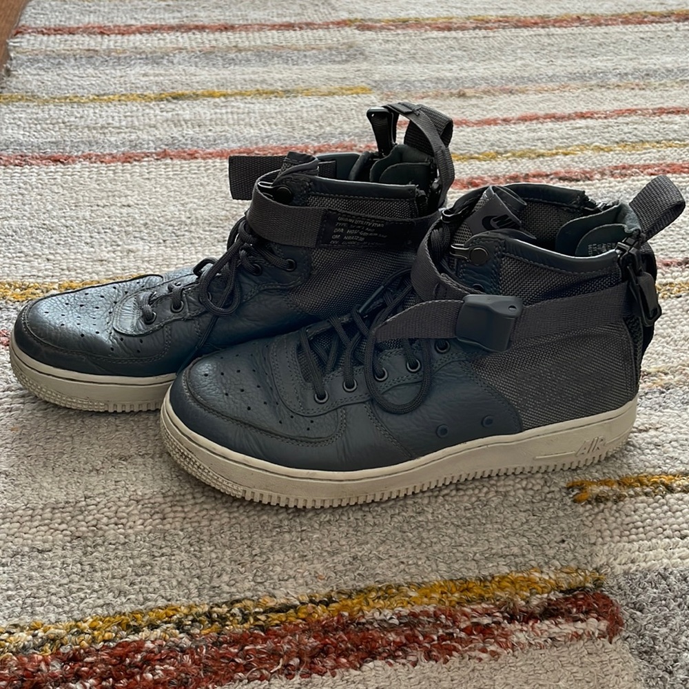 Nike Air Force One Mid Dark Grey